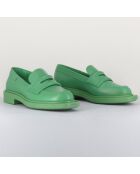 Groene loafers van viooltjesleer