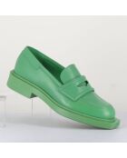 Groene loafers van viooltjesleer