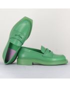 Groene loafers van viooltjesleer