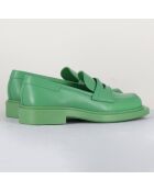 Groene loafers van viooltjesleer