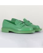 Groene loafers van viooltjesleer