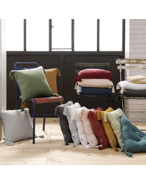 Coussin capitonné avec pompons bordeaux - 40x40 cm