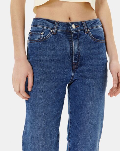 Jean Jstraight stone