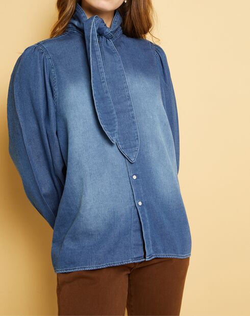 Chemise en jean Blue Ella worn