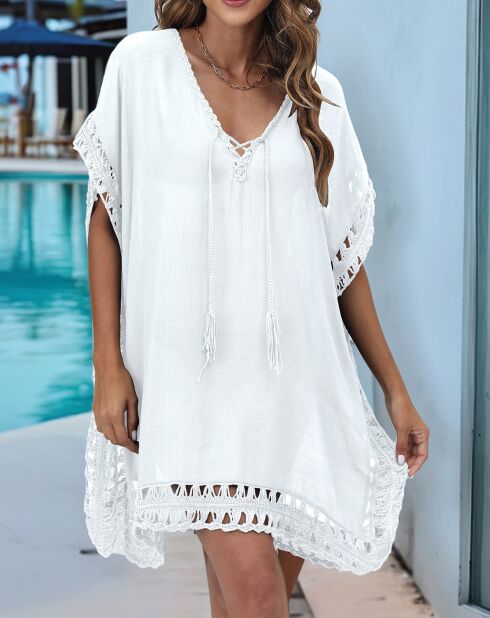 Robe de plage blanche