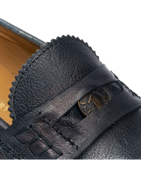Schwarze Mokassins aus Leder