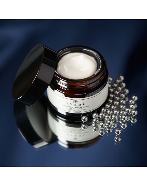 Organic Expert Feuchtigkeitsspendende und Anti-Aging-Tagescreme mit leichter Textur - 50 ml