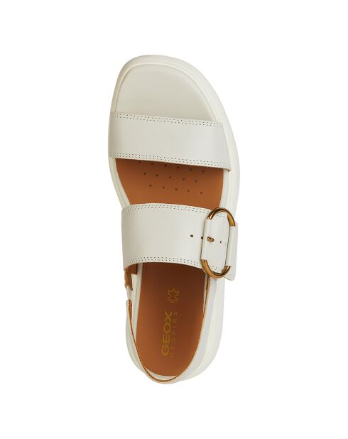 Sandalen van licht zandkleurig leer met een hak van 5,5 cm