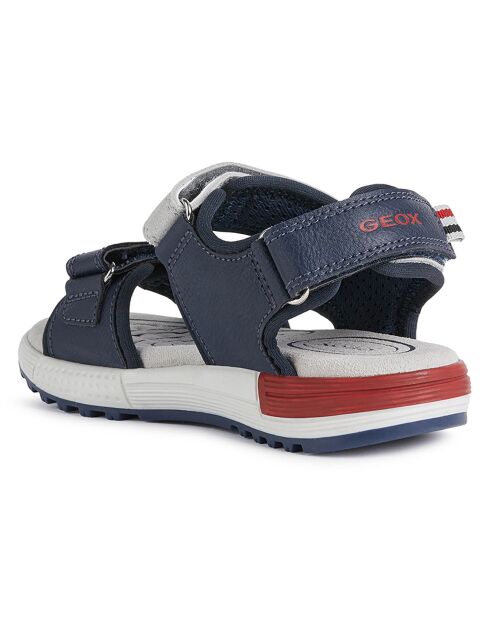 Alben hellgrau/marineblaue Sandalen