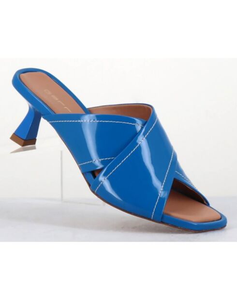 Mules de charol azules Cenza