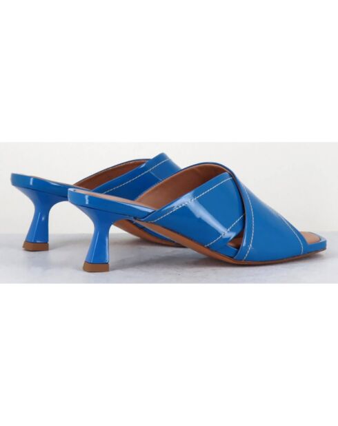 Mules de charol azules Cenza
