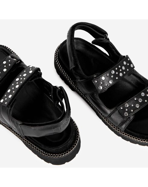 Sandales plates en Cuir avec chaîne et clous noires