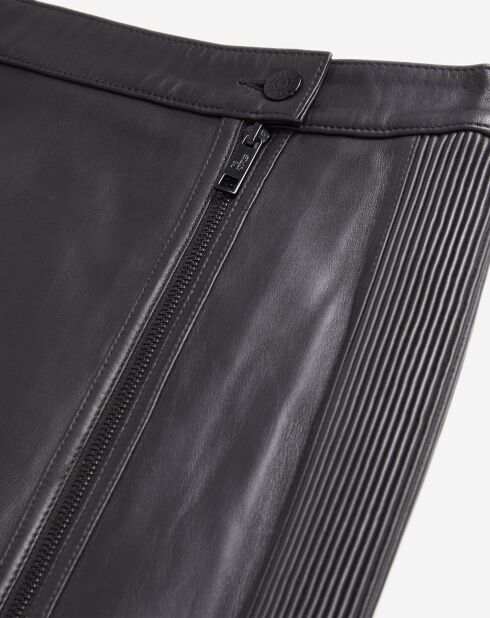 Jupe courte en Cuir avec zip et nervures noire