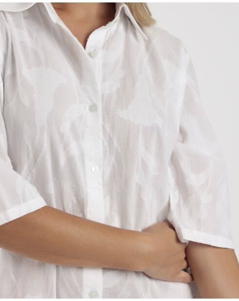 Robe à fleurs texturées blanche