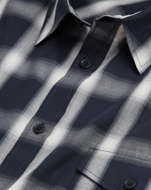 Chemise à carreaux et poches bleu marine