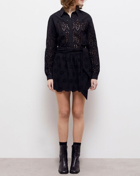 Jupe courte en broderie anglaise noire