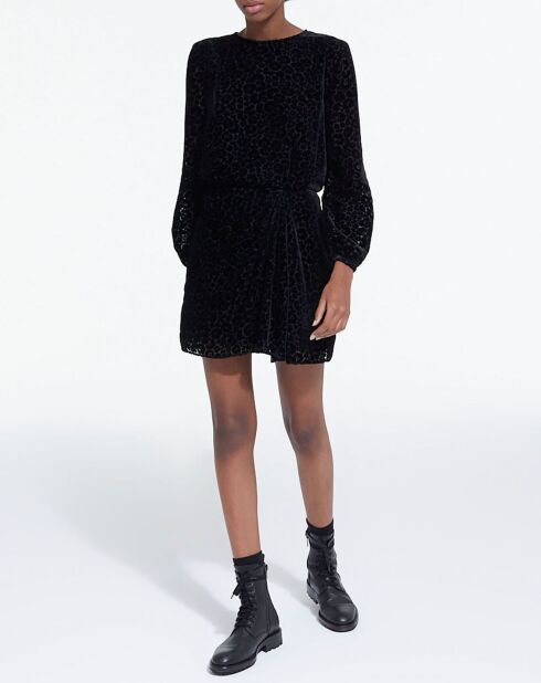 Robe Courte décolleté plongeant noire