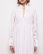 Robe longue avec broderie anglaise blanche