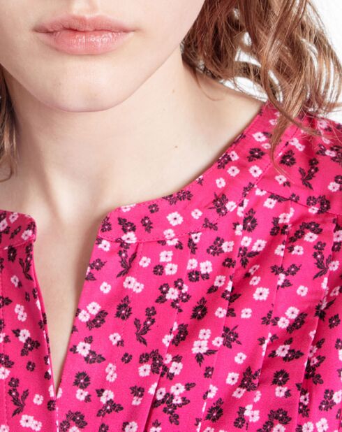 Robe courte imprimée avec plissage rose