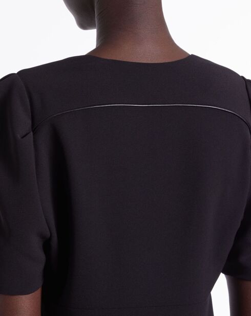 Robe courte en crêpe noire