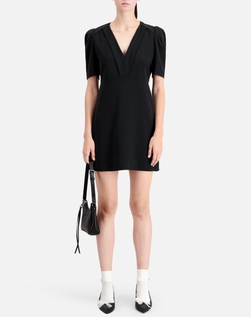 Robe courte en crêpe noire