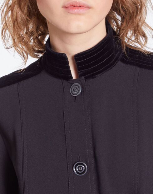Robe courte en crêpe avec détails en velours noire