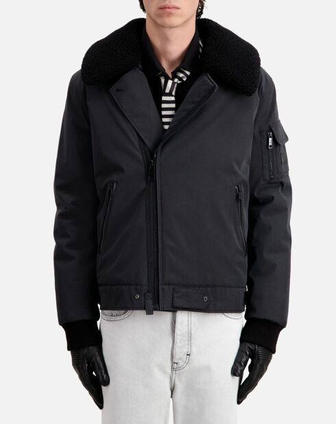 Schwarze Bomberjacke