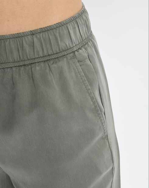 Kaki bermuda's met elastische taille en soepelvallende pasvorm