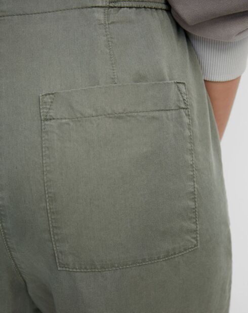 Kaki bermuda's met elastische taille en soepelvallende pasvorm