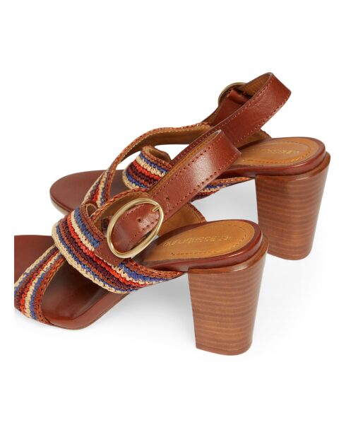 Sandalen van 80 mm camel met strepen van raffia en leer, hak van 8 cm