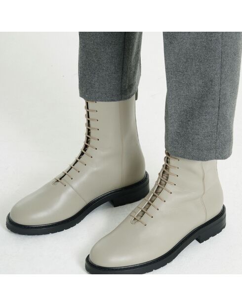 Combat Boots en Nappa Modèle 8 beiges