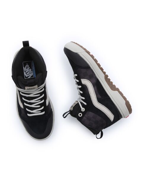 Baskets UA UltraRange Hi noires