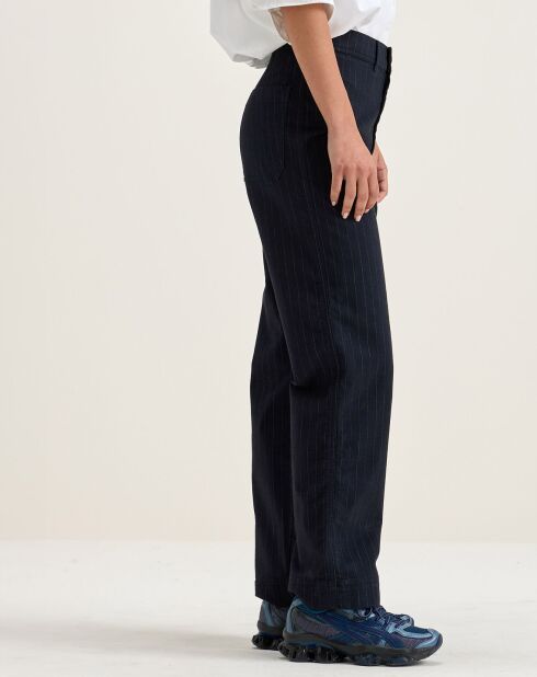 Pantalon ajusté Ghada rayé marine