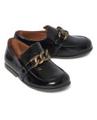 Schwarze Mokassins mit Kette