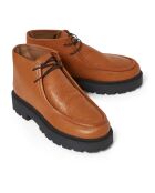 Derbis altos con cordones marrones