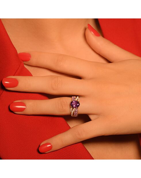 Anillo de oro amarillo con diamantes de 0,14 quilates y amatista de 2,46 quilates