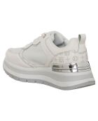 Baskets Rose blanches