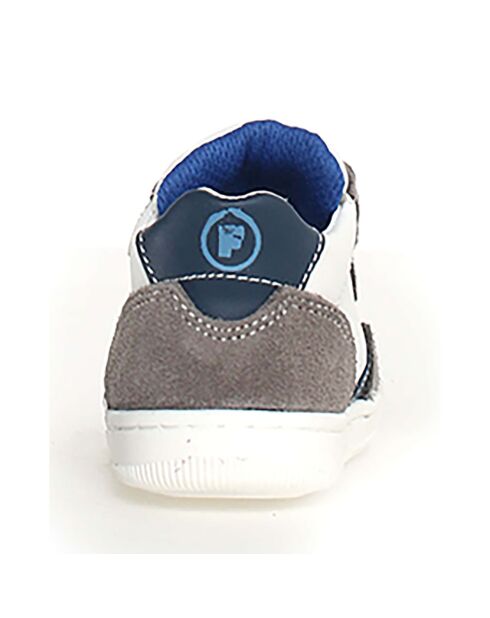 Wit/donkergrijze/azuurblauwe leren sneakers van Klip