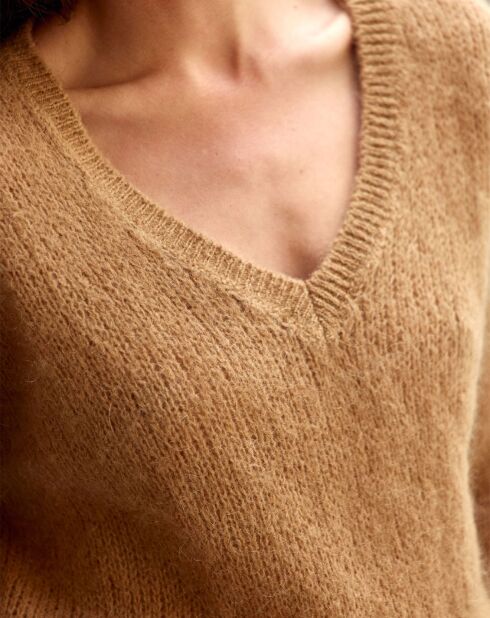 Pull Melanie camel