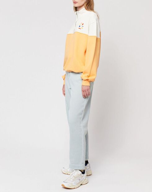 Sweatshirt mit Farbblock-Reißverschluss aus Bio-Baumwolle in Ecru/Orange