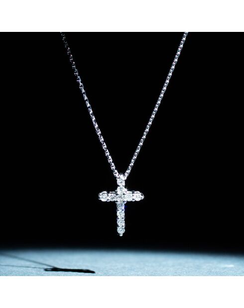Ciondolo a croce sacra con diamanti in oro bianco 0,17 ct