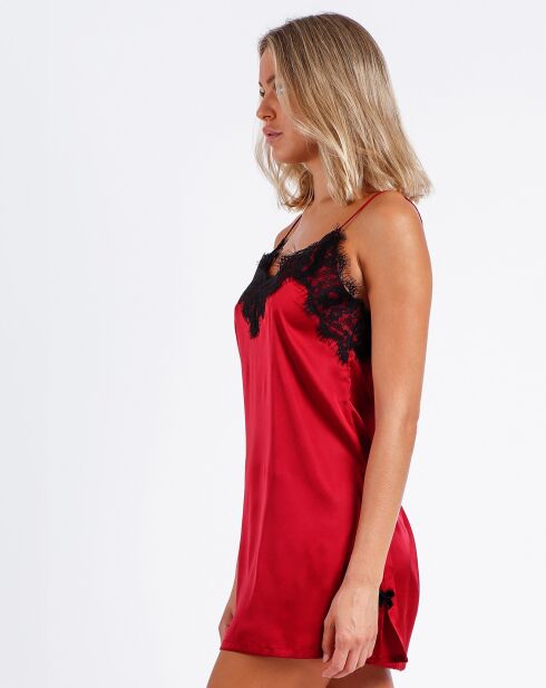 Chemise de nuit en dentelle rouge rubis