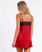 Chemise de nuit en dentelle rouge rubis