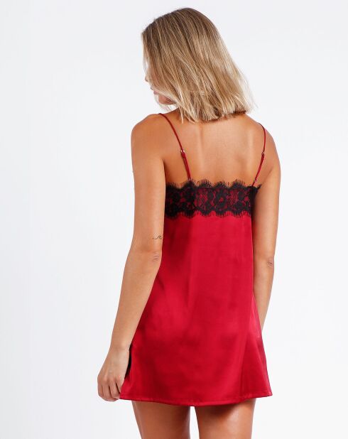 Chemise de nuit en dentelle rouge rubis