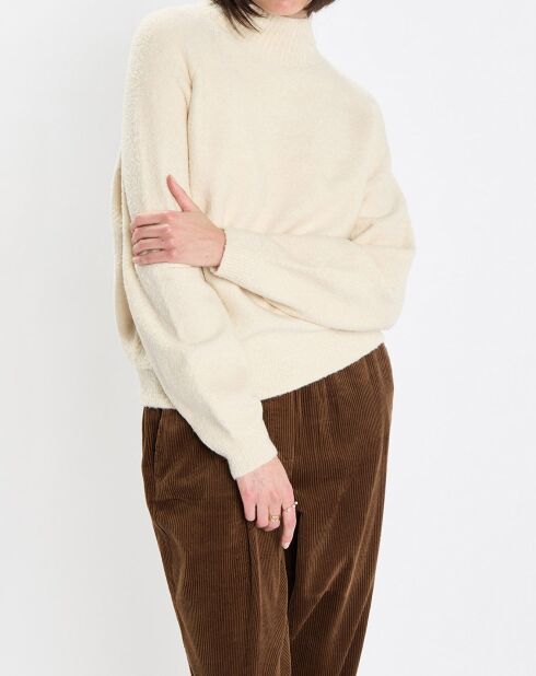 Pull en Laine bouclée col cheminé  écru