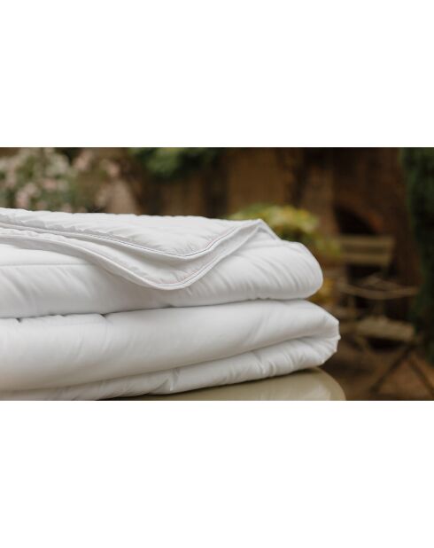 Couette Chaude 100 % recyclée blanche