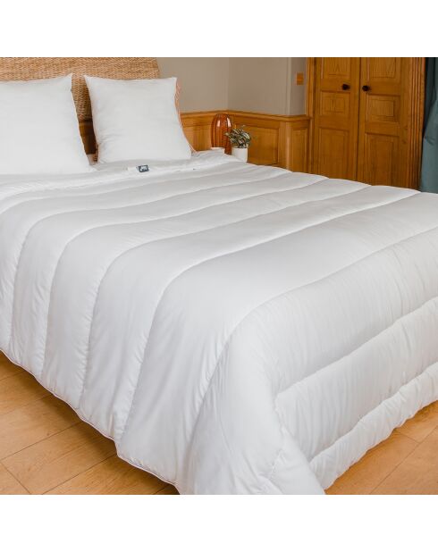 Couette Chaude 100 % recyclée blanche