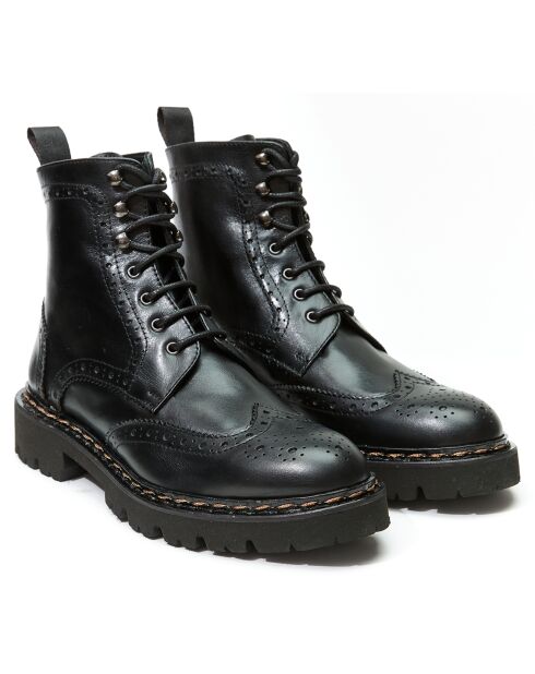 Bottes derby à bout fleuri noires