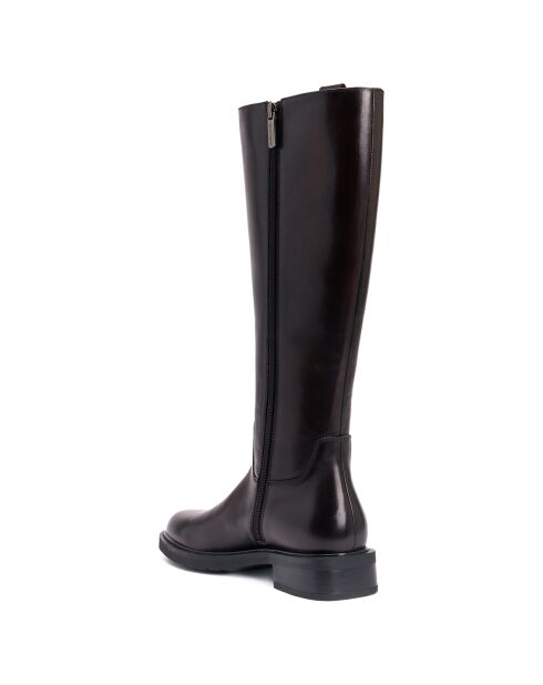 Dunkelbraune hohe Stiefel