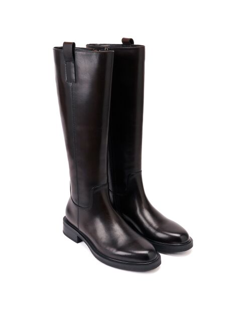 Dunkelbraune hohe Stiefel